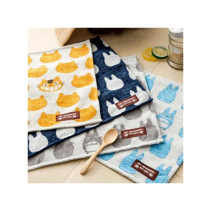 Maison Ghibli Cuisine Et Table|Dessous de table Silhouette Totoro Blanc - Mon Voisin Totoro