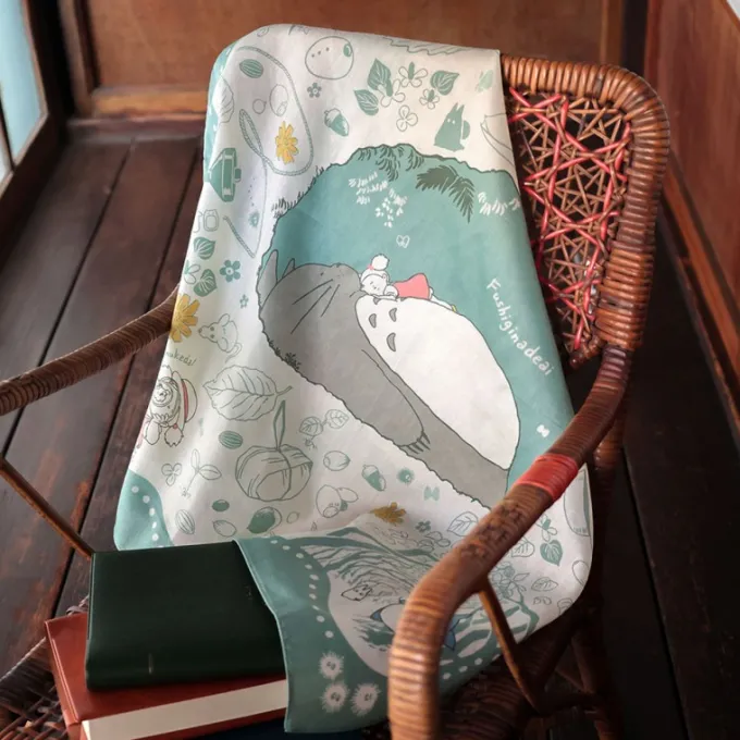 Maison Ghibli Textile|Grand mouchoir Mystérieuse rencontre 53x53 cm - Mon Voisin Totoro