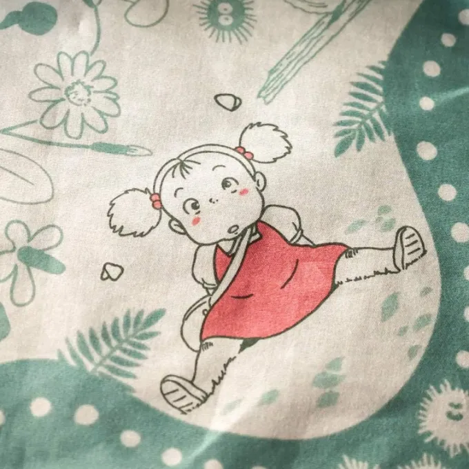 Maison Ghibli Textile|Grand mouchoir Mystérieuse rencontre 53x53 cm - Mon Voisin Totoro