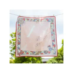 Maison Ghibli Textile|Mouchoir Chemin du vent rouge - Kiki la petite sorcière
