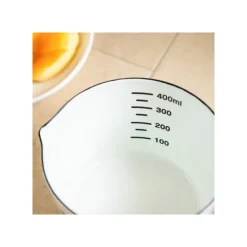 Maison Ghibli Cuisine Et Table|Tasse à mesurer émail Viennoiseries 450ml - Kiki la petite sorcière