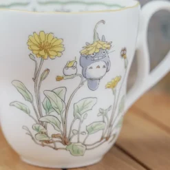 Maison Ghibli Cuisine Et Table|Tasse Totoro Chapeau de Fleurs Jaunes - Mon Voisin Totoro